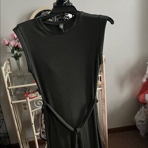 Alya Dark Green Midi Dress